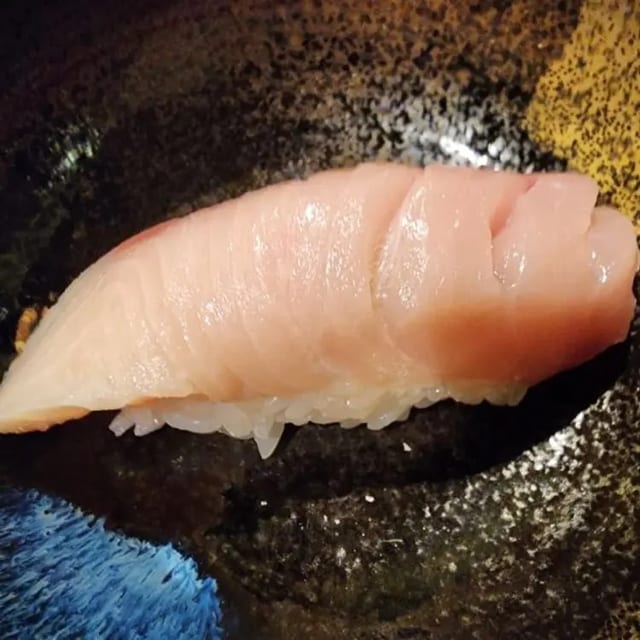Hamachi a la Carte.