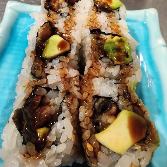 Eel Avocado Maki Roll.